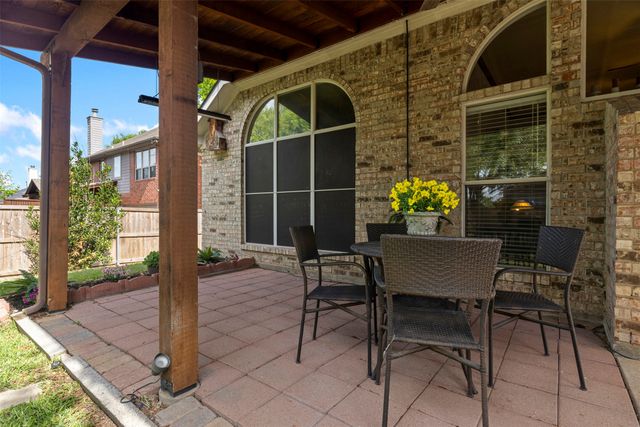 1906 Walnut Hill Drive, Rowlett, TX 75088