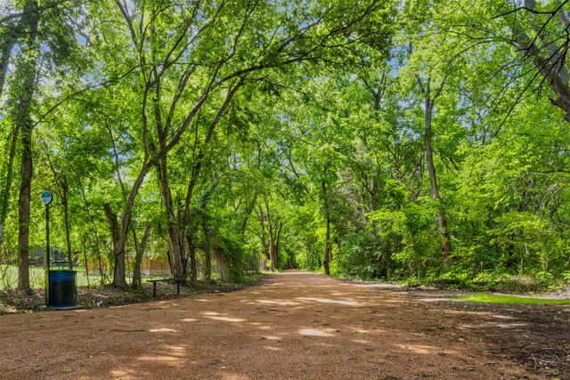 1906 Walnut Hill Drive, Rowlett, TX 75088