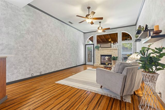 1906 Walnut Hill Drive, Rowlett, TX 75088