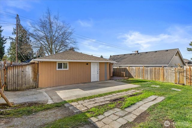 707 E James Street, Kent, WA 98031