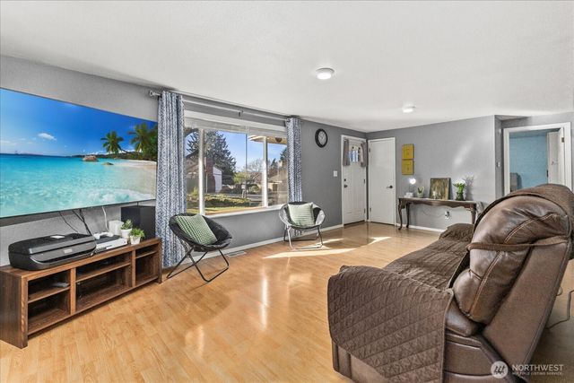 707 E James Street, Kent, WA 98031