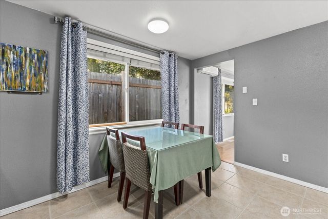 707 E James Street, Kent, WA 98031