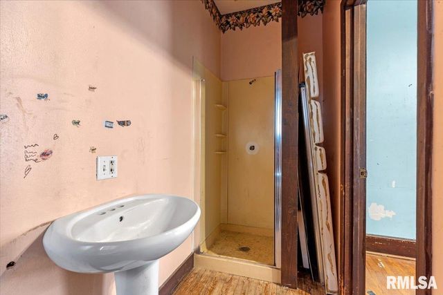 810 E EDWARDS Street, Springfield, IL 62703