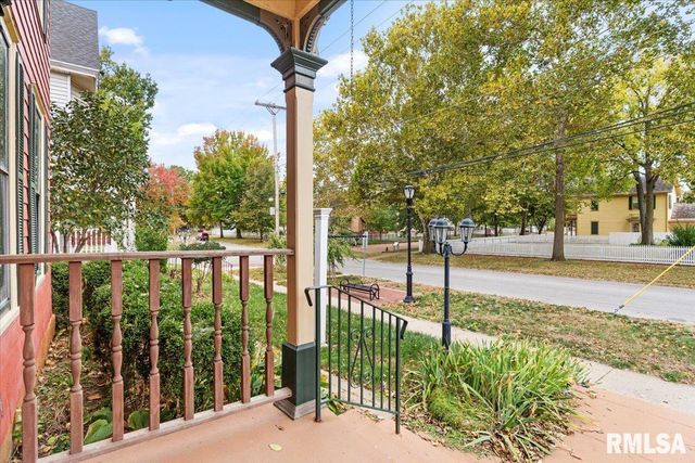 810 E EDWARDS Street, Springfield, IL 62703