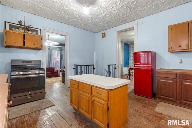 810 E EDWARDS Street, Springfield, IL 62703