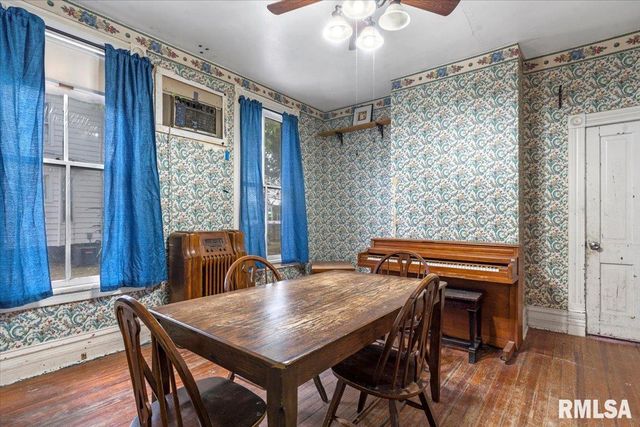 810 E EDWARDS Street, Springfield, IL 62703