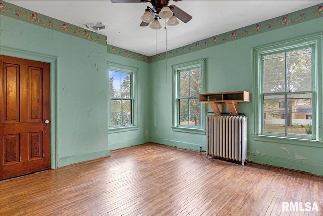 810 E EDWARDS Street, Springfield, IL 62703