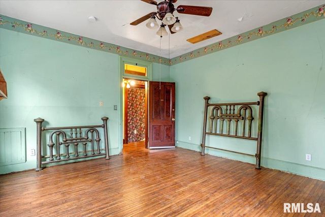 810 E EDWARDS Street, Springfield, IL 62703