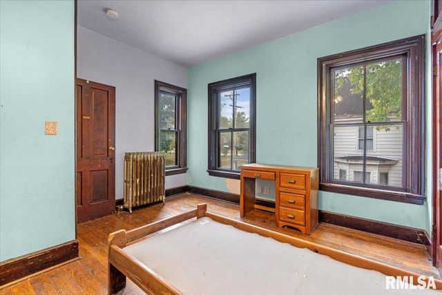 810 E EDWARDS Street, Springfield, IL 62703