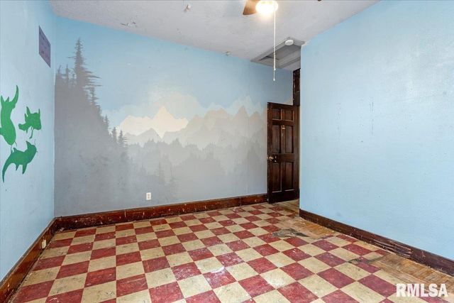 810 E EDWARDS Street, Springfield, IL 62703