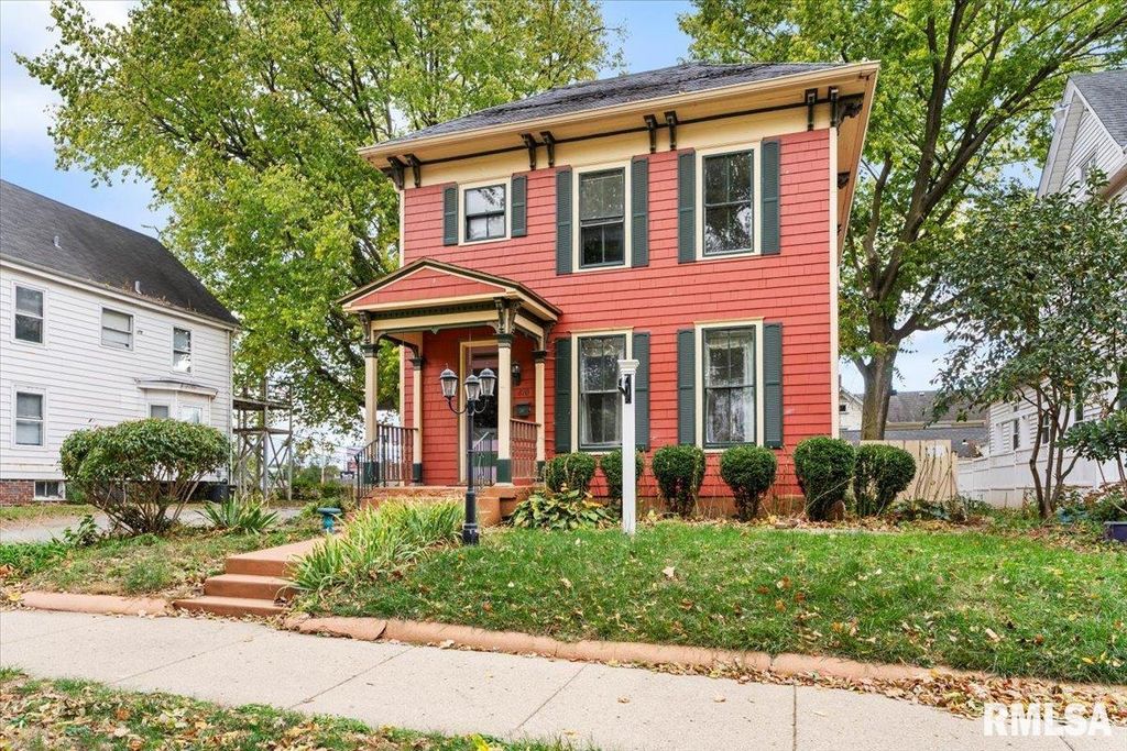 810 E EDWARDS Street, Springfield, IL 62703