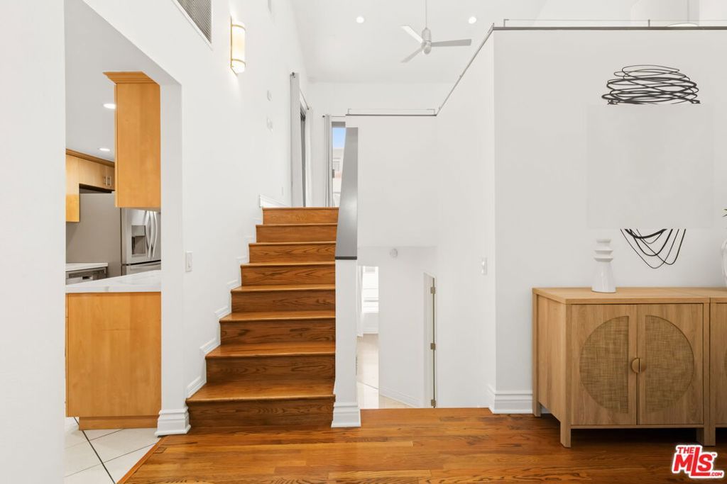 1222 N Kings Road 8, West Hollywood, CA 90069 — photo 2