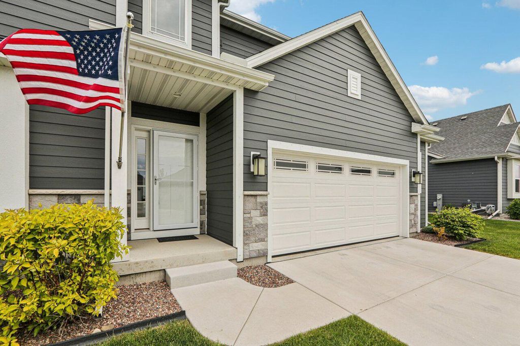 35230 Winnebago COURT, Oconomowoc, WI 53066