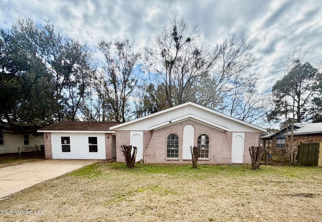 2513 Calle Hermosa Street, Gautier, MS 39553