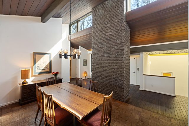 2057 Lakeside Drive, Lexington, KY 40502