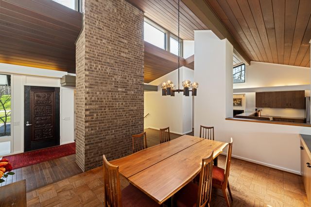 2057 Lakeside Drive, Lexington, KY 40502