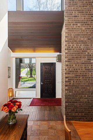 2057 Lakeside Drive, Lexington, KY 40502