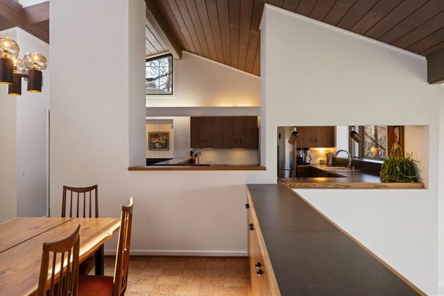 2057 Lakeside Drive, Lexington, KY 40502