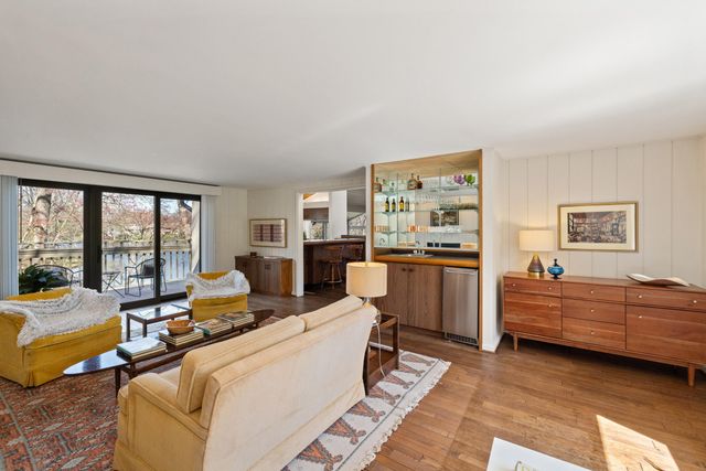 2057 Lakeside Drive, Lexington, KY 40502