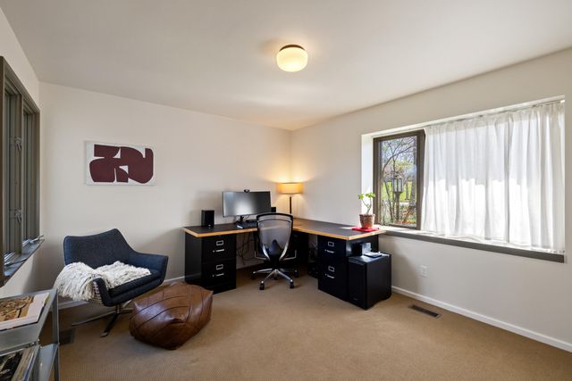 2057 Lakeside Drive, Lexington, KY 40502