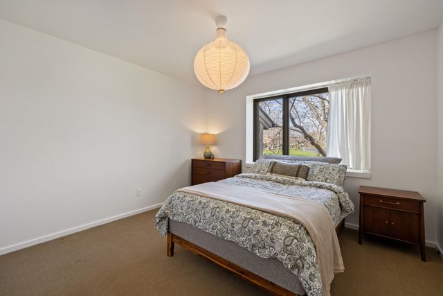 2057 Lakeside Drive, Lexington, KY 40502