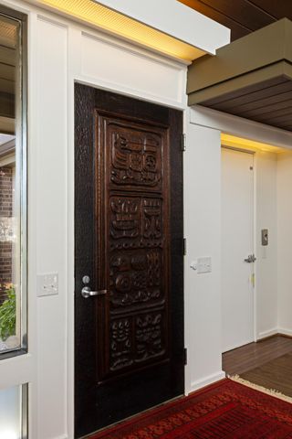 2057 Lakeside Drive, Lexington, KY 40502