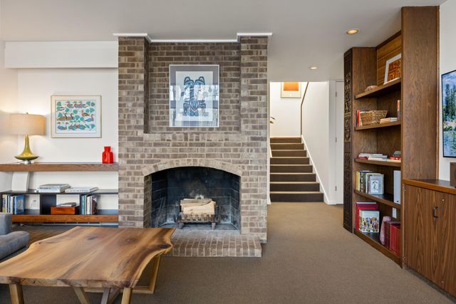 2057 Lakeside Drive, Lexington, KY 40502