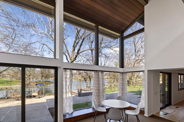 2057 Lakeside Drive, Lexington, KY 40502