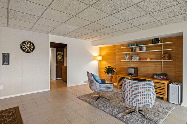 2057 Lakeside Drive, Lexington, KY 40502