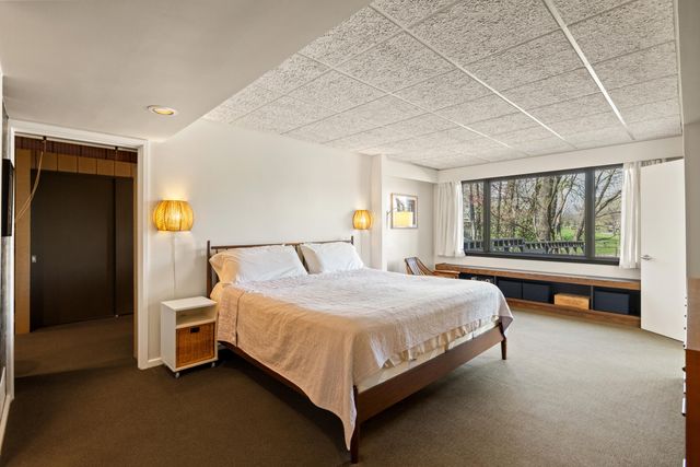 2057 Lakeside Drive, Lexington, KY 40502