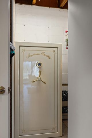 2057 Lakeside Drive, Lexington, KY 40502