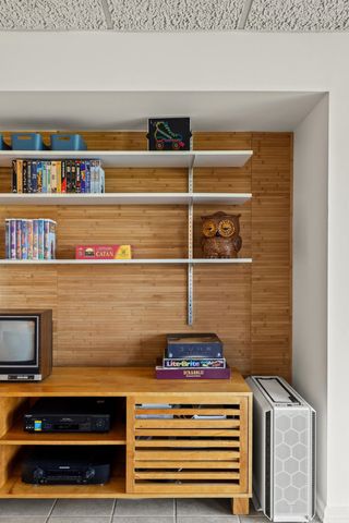 2057 Lakeside Drive, Lexington, KY 40502