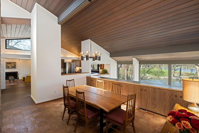 2057 Lakeside Drive, Lexington, KY 40502