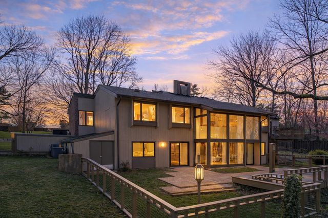 2057 Lakeside Drive, Lexington, KY 40502