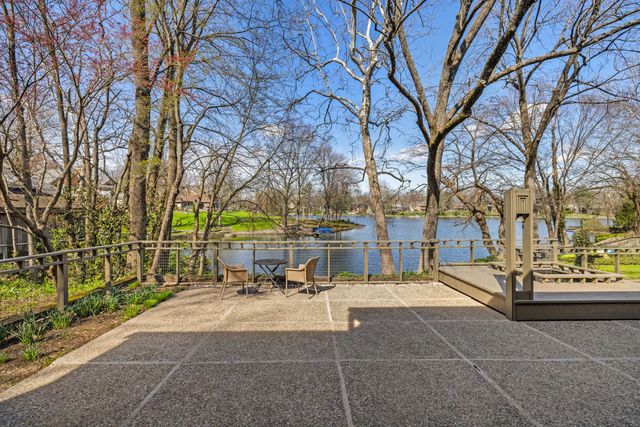 2057 Lakeside Drive, Lexington, KY 40502