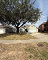 906 Taylor Ridge Drive, Spring, TX 77373