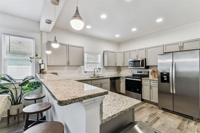 904 E HAMILTON AVENUE, Tampa, FL 33604