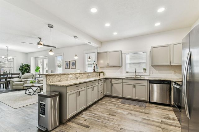 904 E HAMILTON AVENUE, Tampa, FL 33604