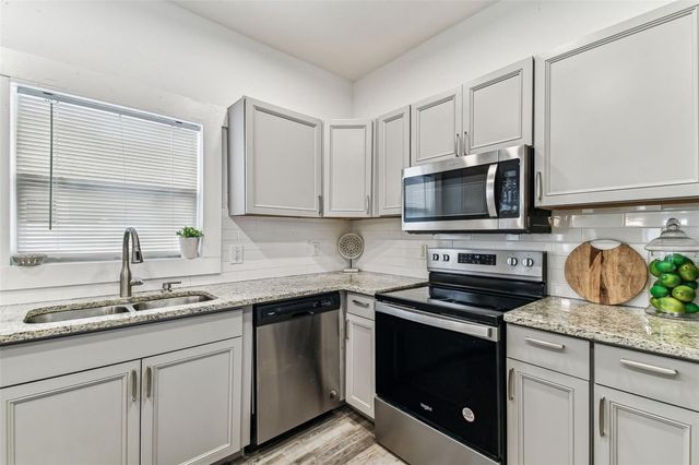 904 E HAMILTON AVENUE, Tampa, FL 33604