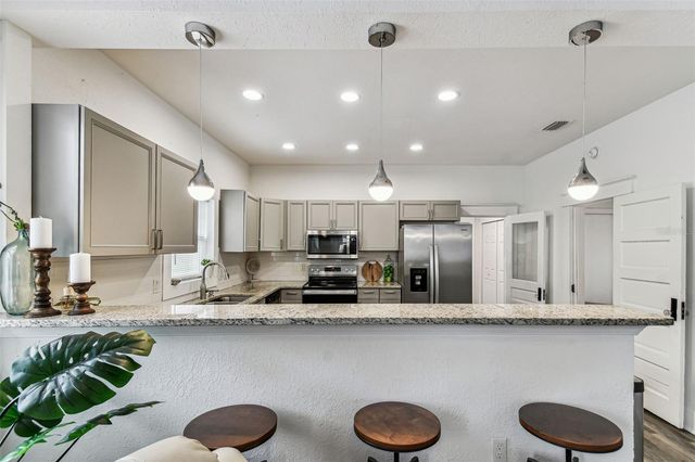 904 E HAMILTON AVENUE, Tampa, FL 33604