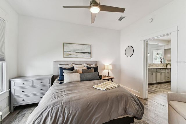 904 E HAMILTON AVENUE, Tampa, FL 33604