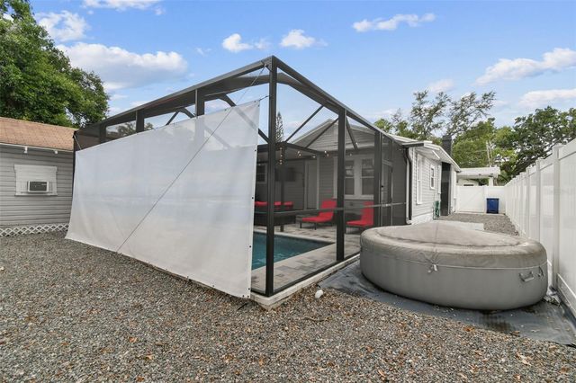 904 E HAMILTON AVENUE, Tampa, FL 33604