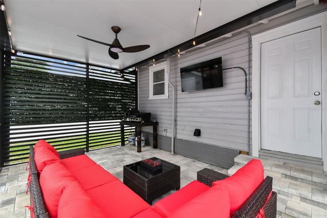 904 E HAMILTON AVENUE, Tampa, FL 33604