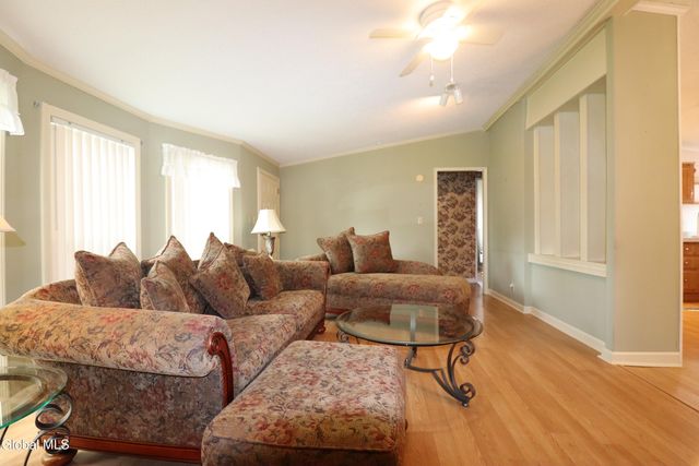 11 East Street, Schaghticoke, NY 12154