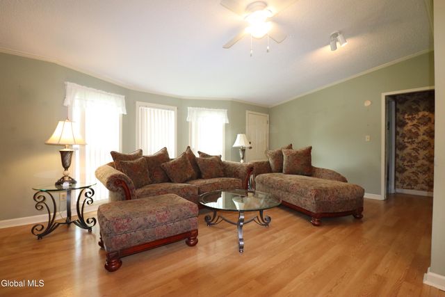 11 East Street, Schaghticoke, NY 12154
