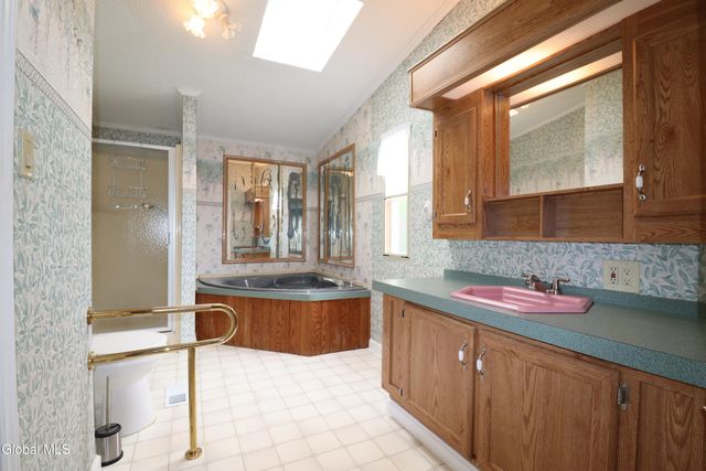 11 East Street, Schaghticoke, NY 12154
