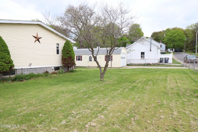 11 East Street, Schaghticoke, NY 12154