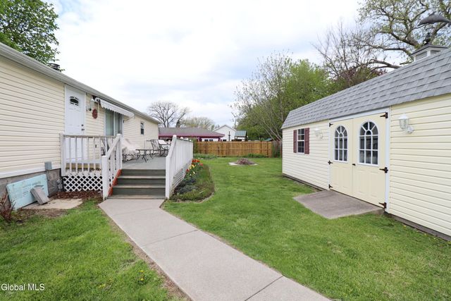 11 East Street, Schaghticoke, NY 12154