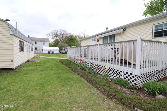 11 East Street, Schaghticoke, NY 12154