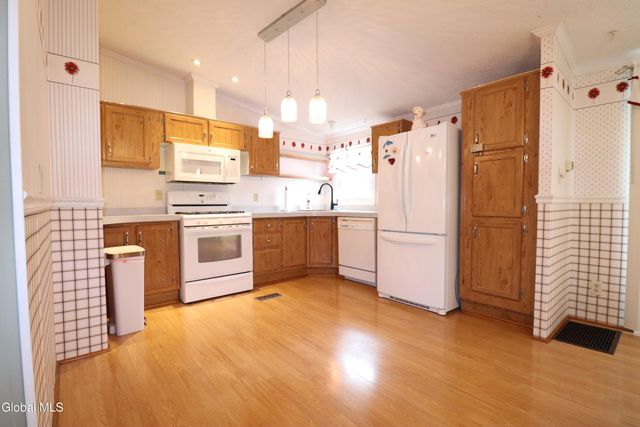 11 East Street, Schaghticoke, NY 12154